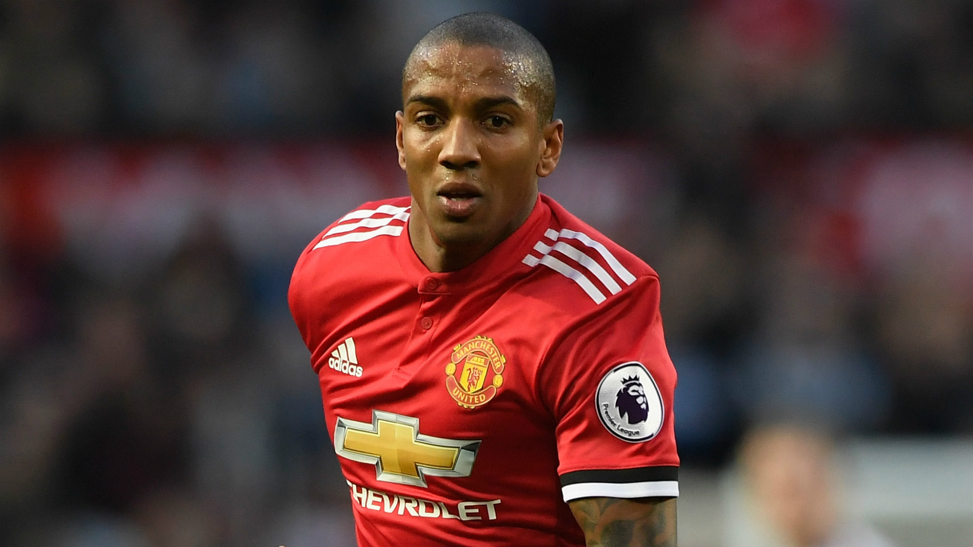 Ashley Young Extends Contract With Manchester United