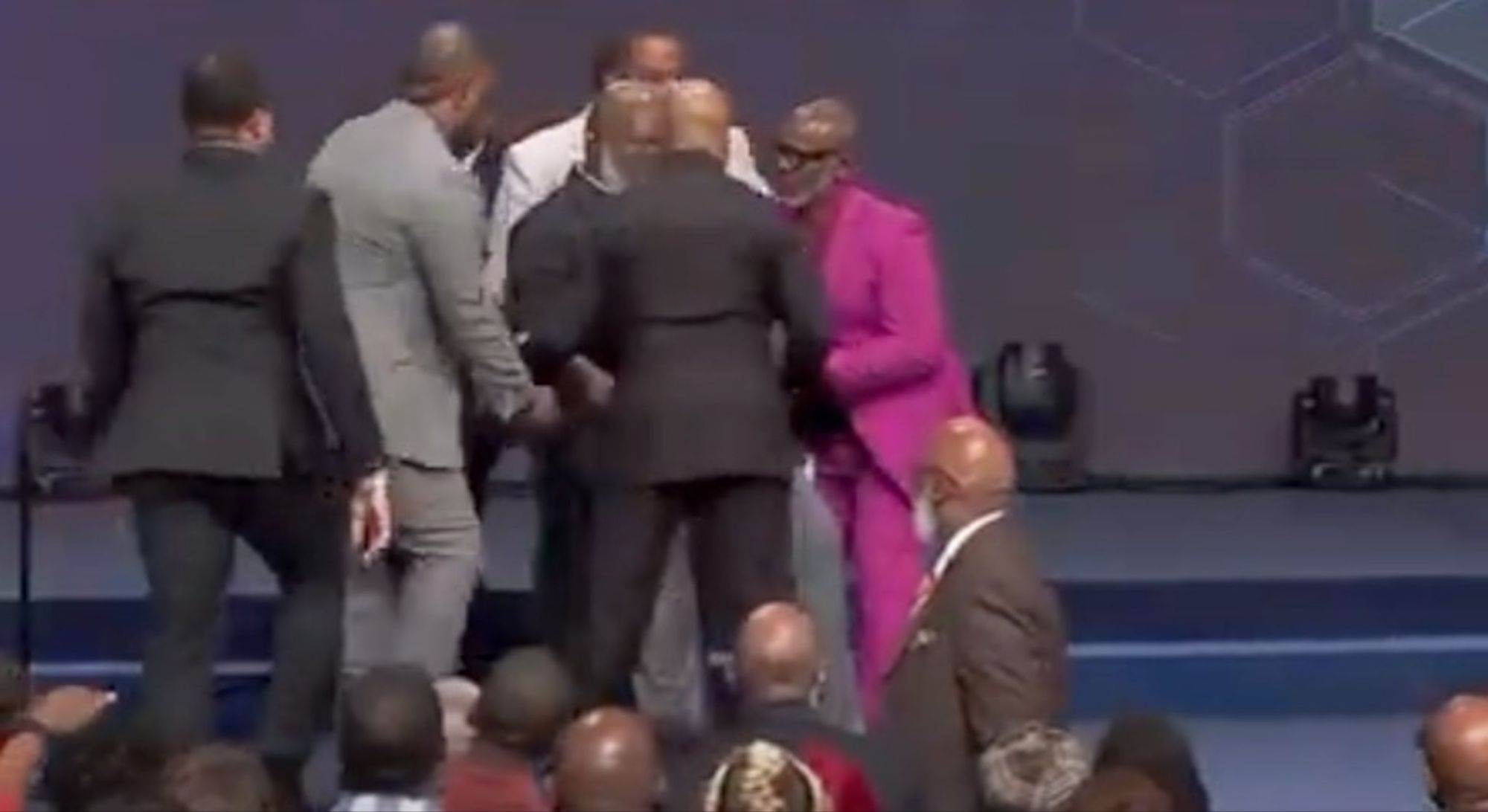 US Popular Preacher, Bishop T.D. Jakes Suffers Medical Emergency While Giving Sunday Sermon